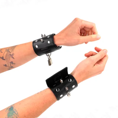 Kink - punk wrist restraints with spikes 25 x 6 cm