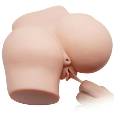 Calcio con vagina e ano realistici e vibrazioni
