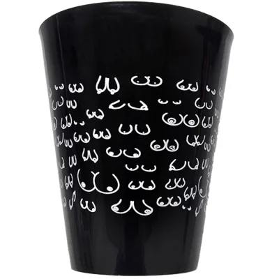 Black cup 500 ml with white boobs